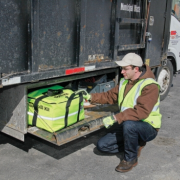 PIG® Oil-Only Truck Spill Kit in Tote Bag - KIT625